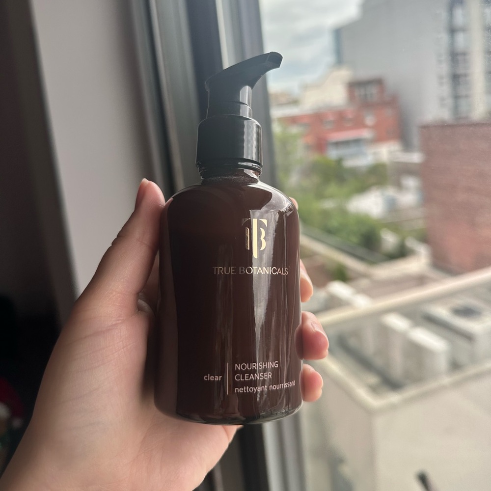 TRUE BOTANICALS nourishing, cleanser!